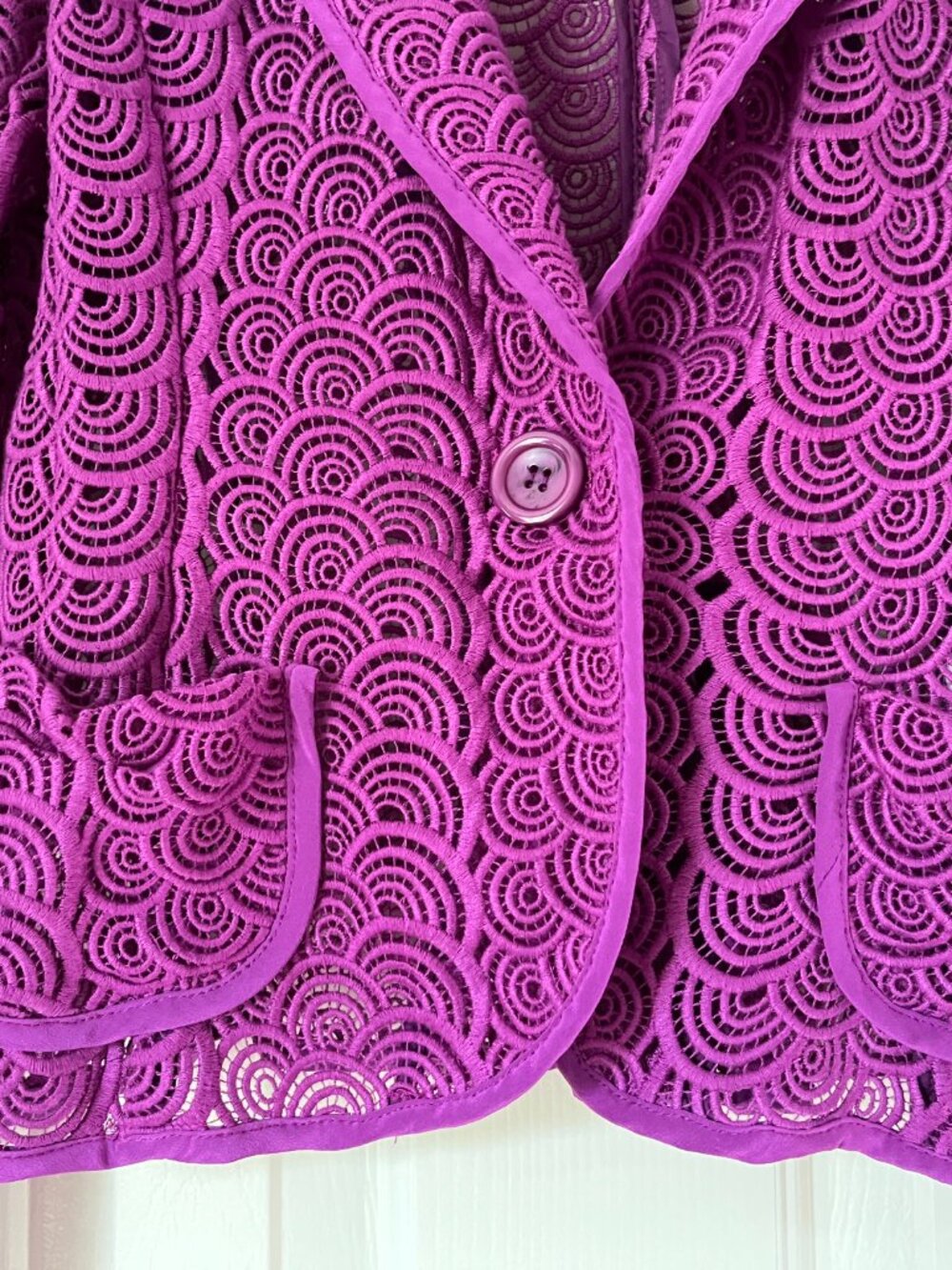 Nanette Lepore Magenta/Orchid Guipure Lace Single-Button Fitted Blazer (US 6) - Picture 4 of 4